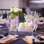 Diseño y creación de centro de mesa con pan de oro para cena en Madrid | La Florería
